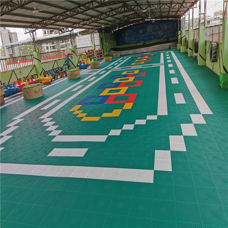 广东惠州幼儿园户外运动悬浮地板案例